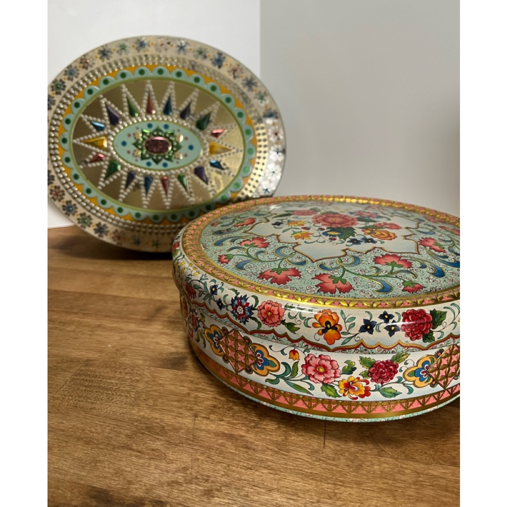 Vintage storage cookie tin